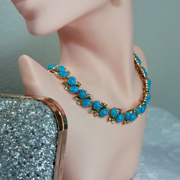 ⚜️ Elegant Gold and Turquoise Necklace - Picture 4 of 7